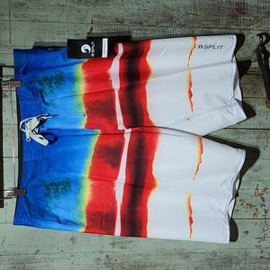 B.Split men's board shorts